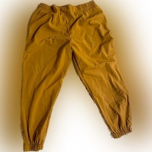 Mustard Ophelia Roe dressy joggers